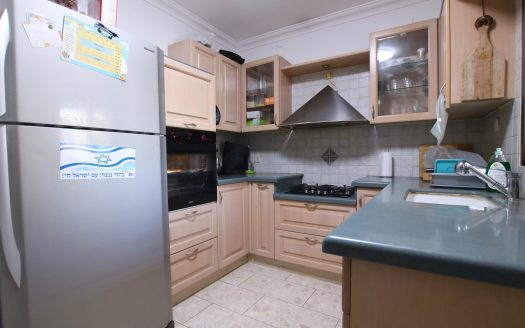 בייצוג בלעדי – למכירה!!! בשכונת נווה גנים קרית מוצקין, דירת 4 חדרים מרווחת ושמורה!