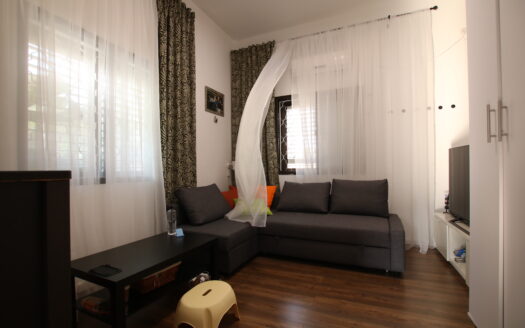 בייצוג בלעדי – למכירה!!!! במוצקין הוותיקה ברחוב מבוקש ובמיקום נגיש להכל! דירת 3 חדרים בבניין רביעייה מטופח מאוד!