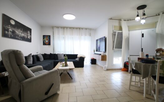 בייצוג בלעדי – למכירה!!! בלב מוצקין במיקום מנצח, מיני קוטג' 5 חדרים מרווח עם יחידה נפרדת!