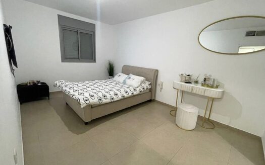 בייצוג בלעדי – למכירה!!! בשכונת אפקה דירת 4 חדרים חדישה בבניין בוטיק!