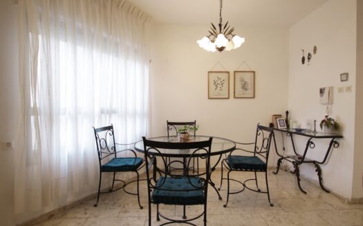 בייצוג בלעדי – למכירה!!! בשכונת נווה גנים קריית מוצקין, דירת 4 חדרים שמורה עם מרפסת שמש מערבית…