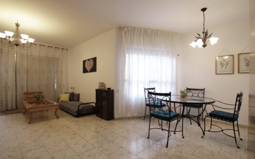 בייצוג בלעדי – למכירה!!! בשכונת נווה גנים קריית מוצקין, דירת 4 חדרים שמורה עם מרפסת שמש מערבית…