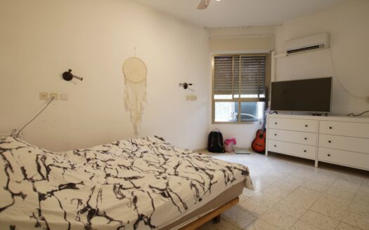 בייצוג בלעדי – למכירה!!! בשכונת נווה גנים קריית מוצקין, דירת 4 חדרים שמורה עם מרפסת שמש מערבית…