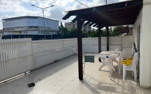 בייצוג בלעדי – למכירה!!!! דירת גן דו מפלסית במוצקין הוותיקה במיקום נגיש להכל! גינה מדהימה כ-110 מ"ר!