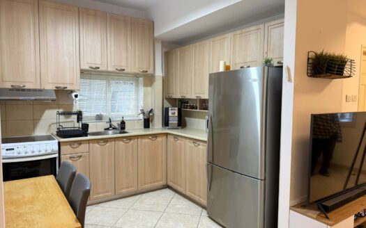 בייצוג בלעדי – למכירה!!!! דירת גן דו מפלסית במוצקין הוותיקה במיקום נגיש להכל! גינה מדהימה כ-110 מ"ר!