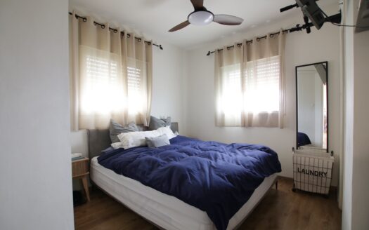 בייצוג בלעדי – למכירה!!! בשכונת נווה גנים קרית מוצקין, דירת 3.5 חדרים מקסימה! מעלית, ממ"ד ומרפסת שמש