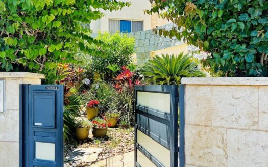 בייצוג בלעדי – למכירה!!! חשיפה ראשונה לבית בודד המשתרע על 705 מ״ר יחיד ומיוחד במינו !!!