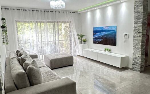 בייצוג בלעדי – למכירה!!! בשכונת נווה גנים קרית מוצקין, דירת 4 חדרים משופצת ומקסימה! ממ"ד, מרפסת שמש מקסימה לנוף ירוק!